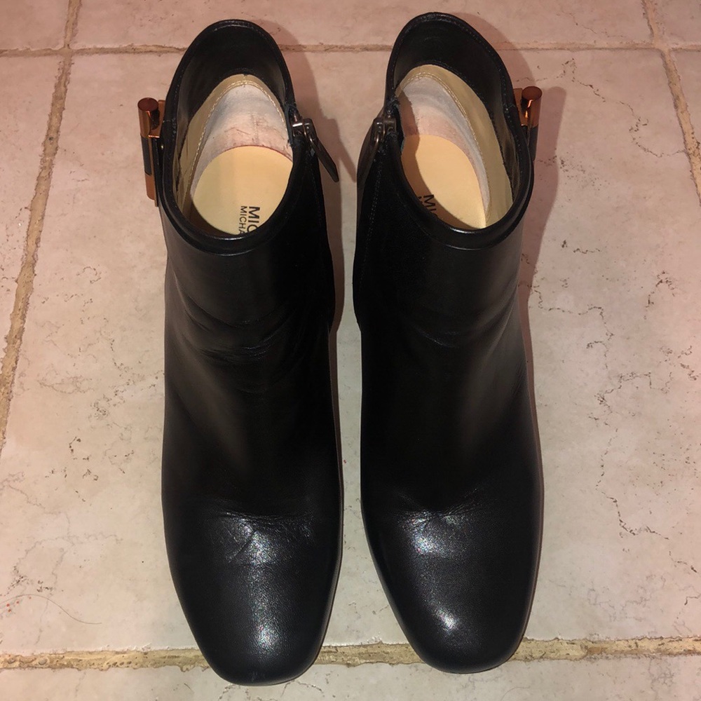 New Michael Kors Black leather boots size 9